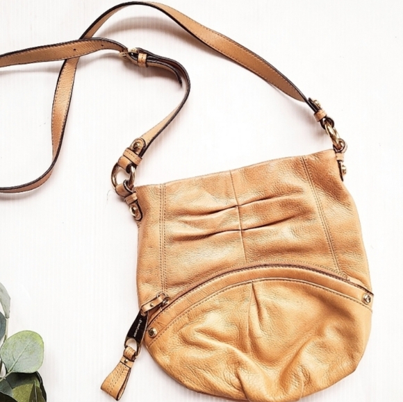 B MAKOWSKY camel tan leather crossbody hobo bag - Picture 1 of 4